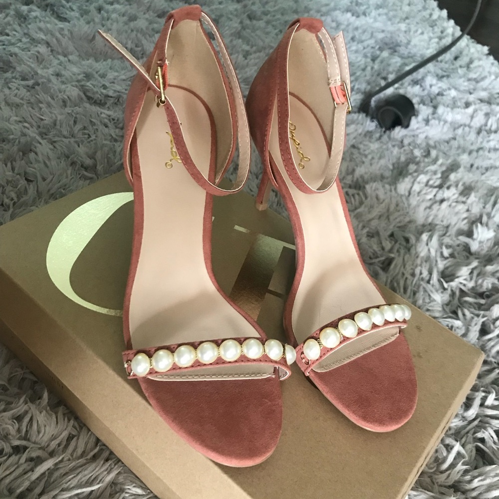 Strappy heel